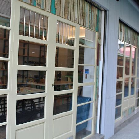 Hostel Bobooks Chiayi Exterior foto
